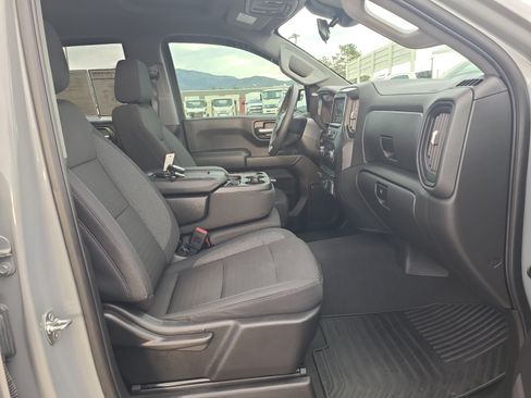 Used 2025 Chevrolet Silverado 1500 Custom Trail Boss w/ Turbomax Blackout Package AWD/4WD image 29