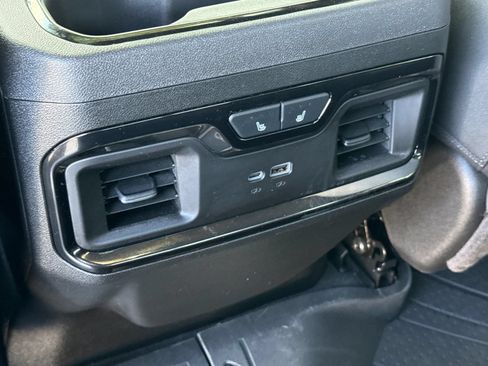 Used 2025 Chevrolet Silverado 2500 ZR2 w/ Technology Package AWD/4WD image 12