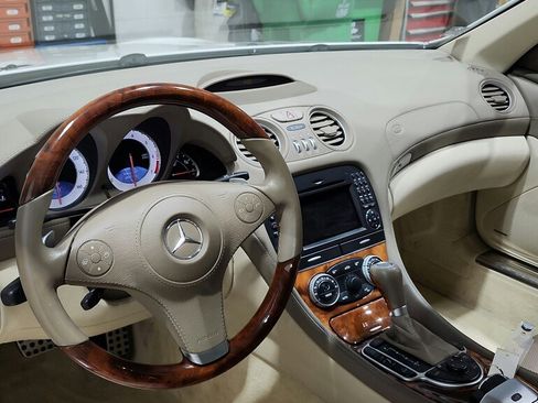 Used 2009 Mercedes-Benz SL 550 image 15