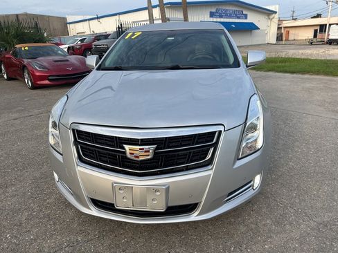 Used 2017 Cadillac XTS Luxury image 3