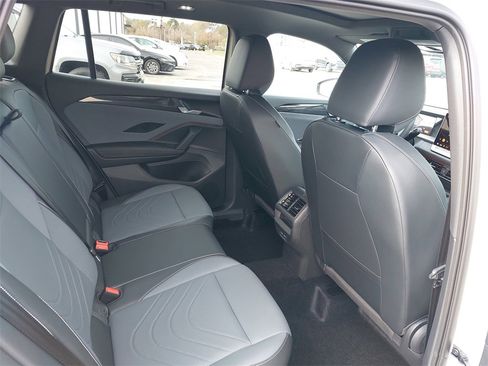 New 2026 Volkswagen Tiguan SE R-Line image 33