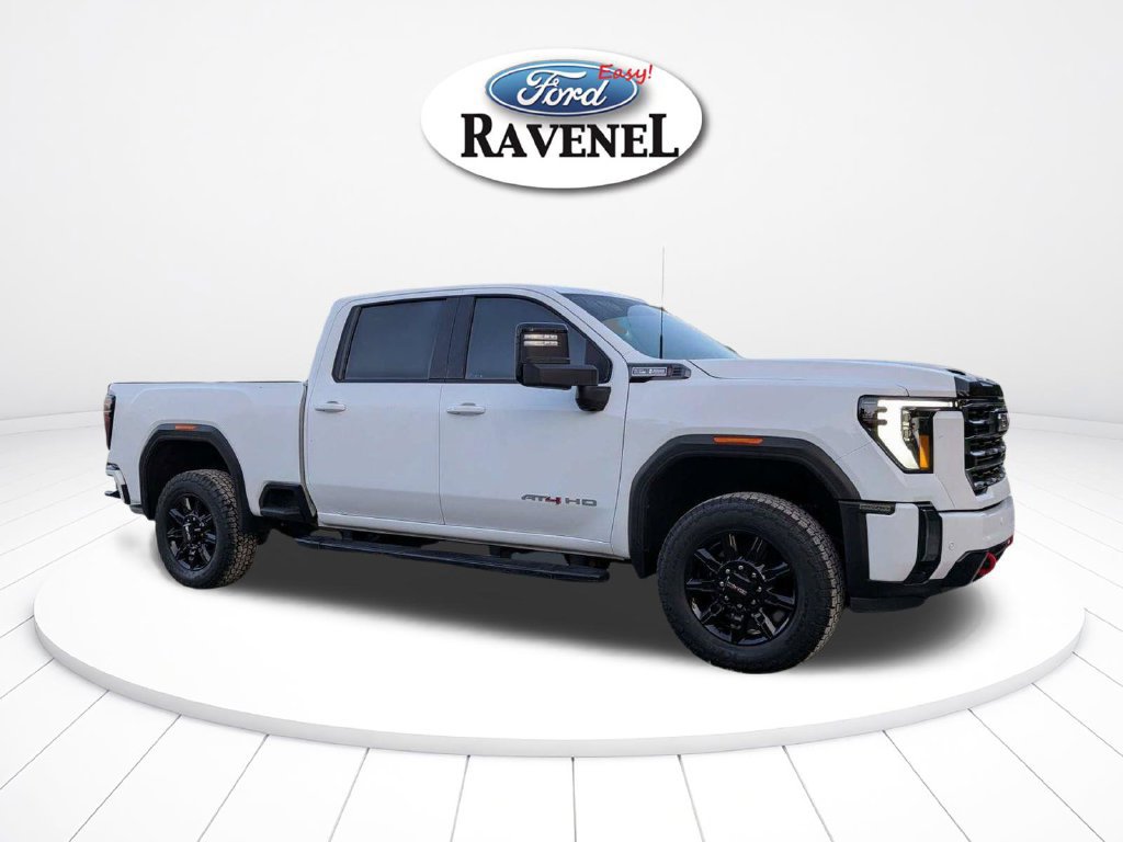 Used 2024 GMC Sierra 2500 AT4 AWD/4WD image 2