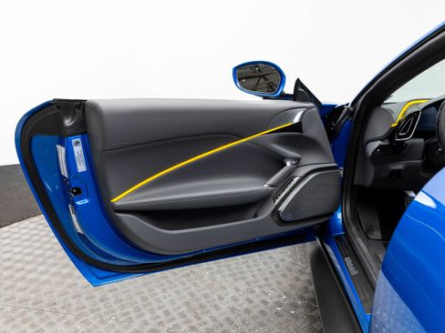 Certified 2025 Ferrari Roma Spider image 12