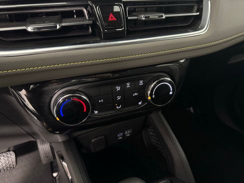 Used 2024 Chevrolet TrailBlazer ACTIV w/ Driver Confidence Package image 16