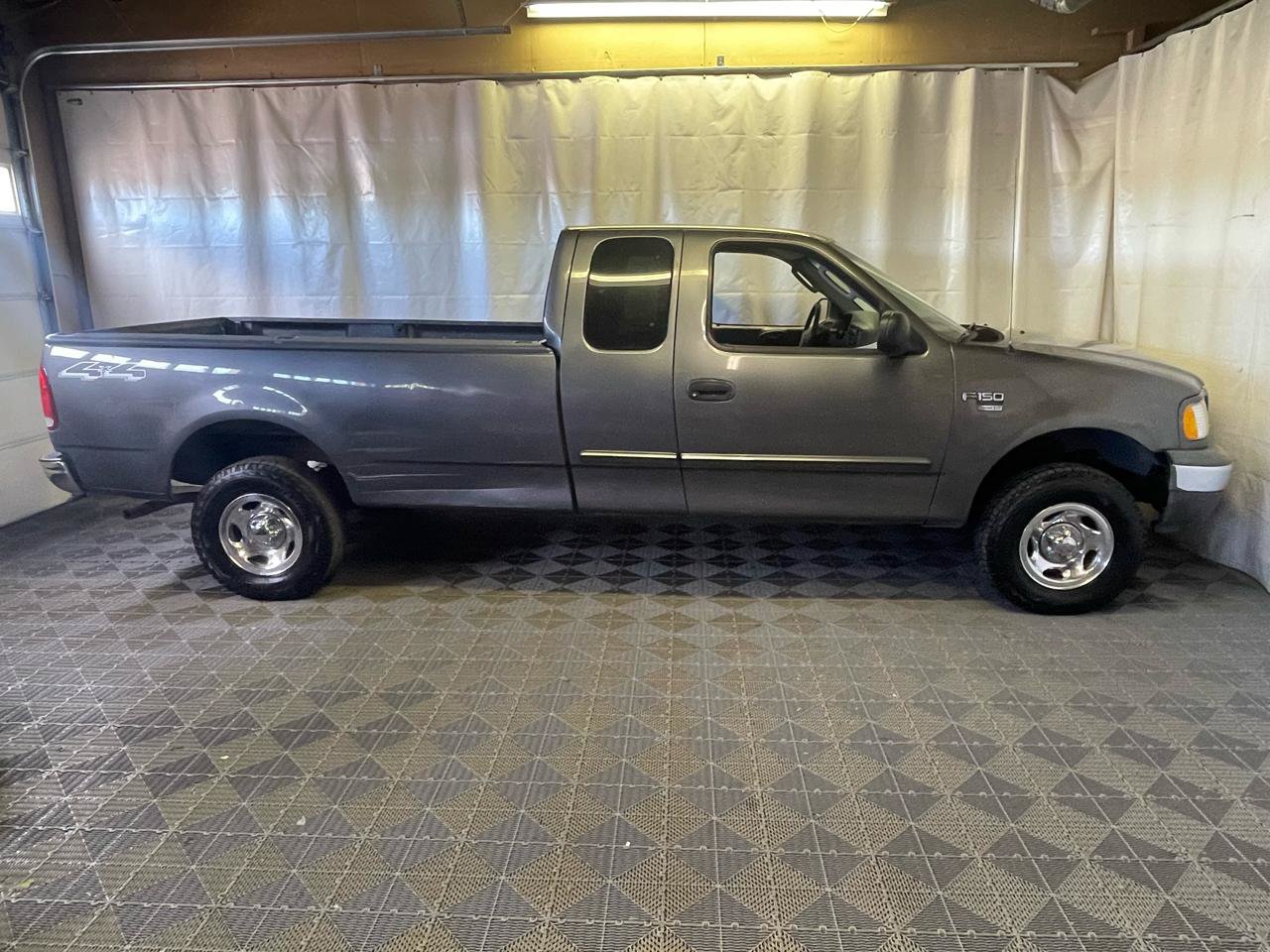 Used 2004 Ford F150 XLT AWD/4WD image 8