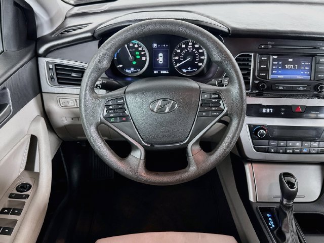 Used 2016 Hyundai Sonata SE FWD image 14