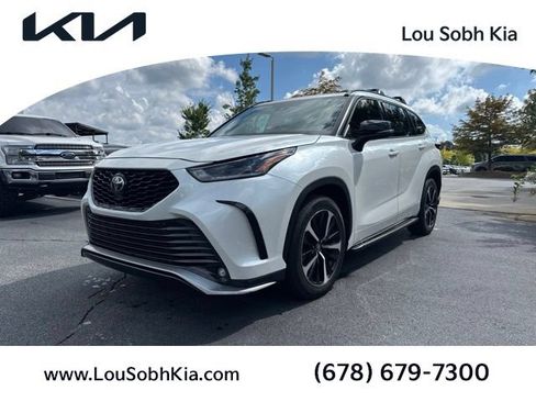 Used 2021 Toyota Highlander XSE AWD/4WD image 1