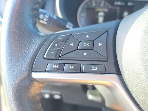 Used 2019 Nissan Kicks SR image 31