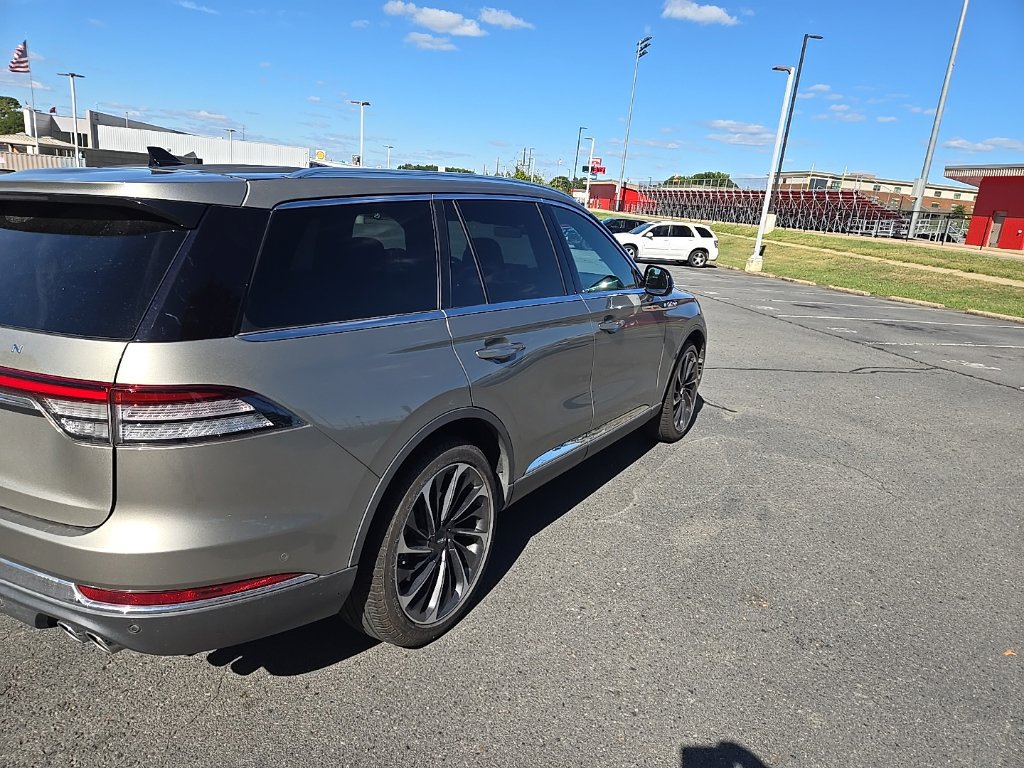 Used 2023 Lincoln Aviator Reserve w/ Equipment Group 201A AWD/4WD image 4