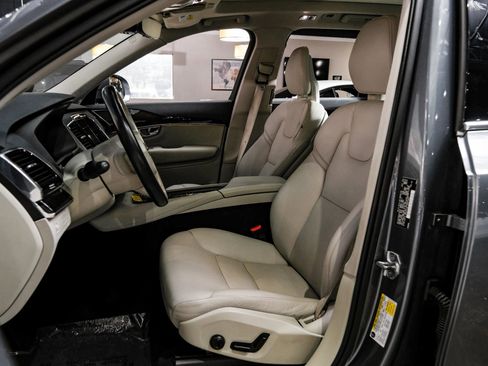 Used 2017 Volvo XC90 T6 Momentum w/ Convenience Package AWD/4WD image 33