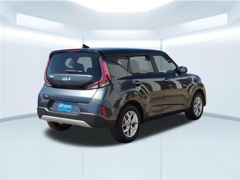 Used 2025 Kia Soul LX w/ LX Technology Package FWD image 6