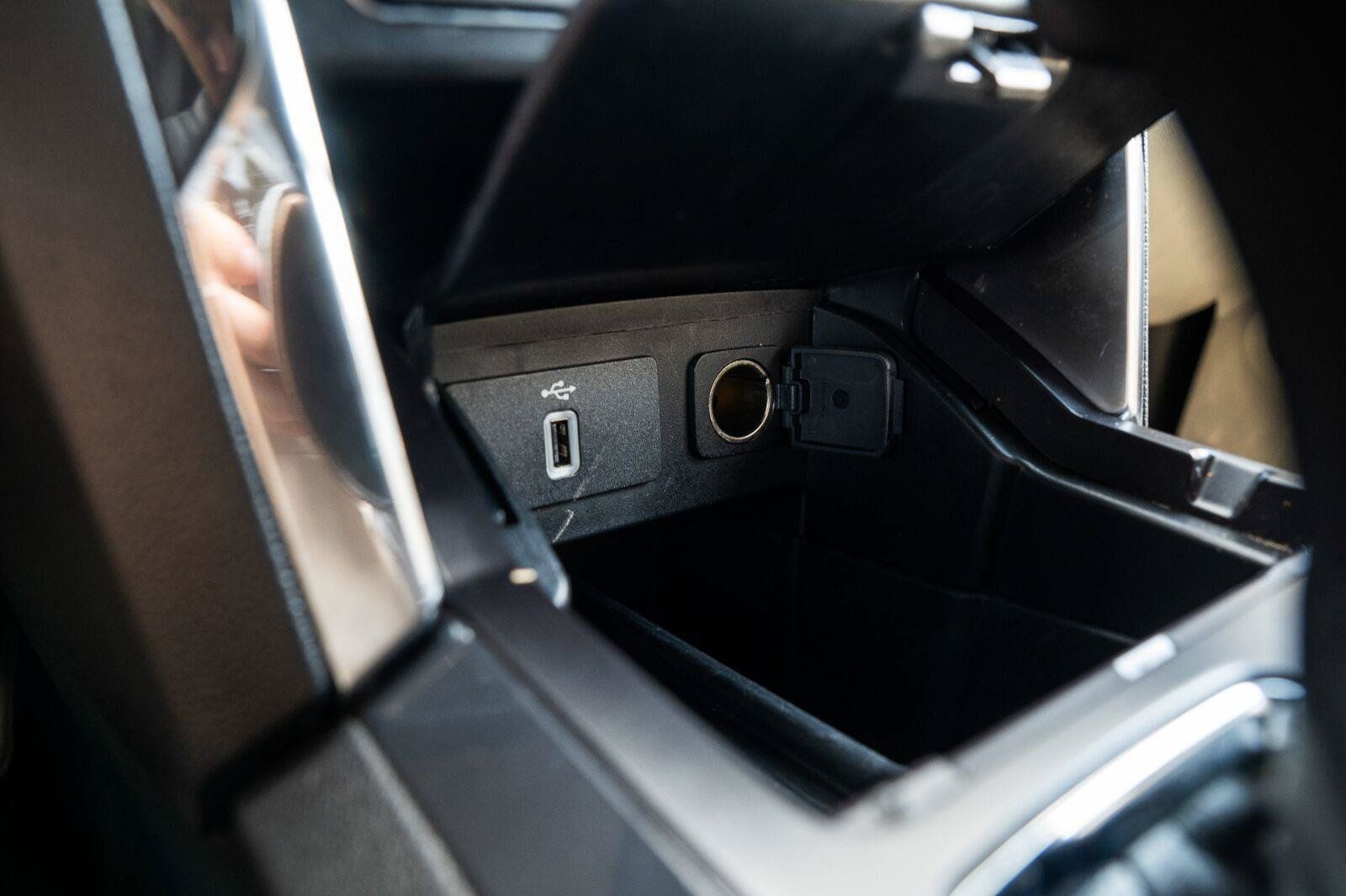 Used 2018 Ford Explorer Limited FWD image 26