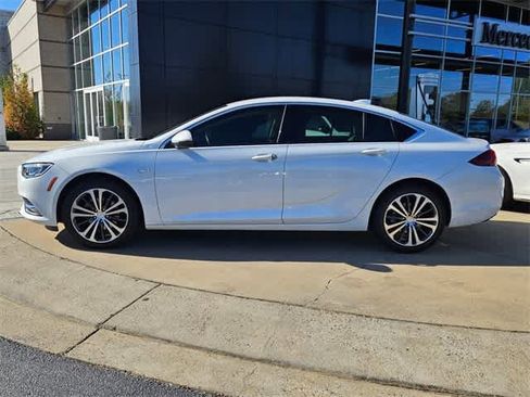 Used 2019 Buick Regal Preferred w/ Sights and Sounds Package image 4