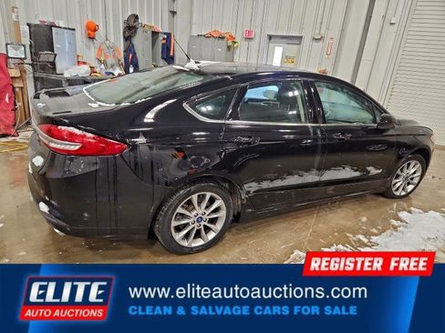 Used 2017 Ford Fusion SE image 6