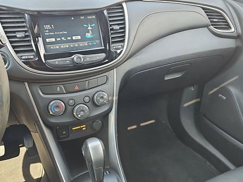 Used 2017 Chevrolet Trax LT w/ Sun & Sound Package FWD image 16