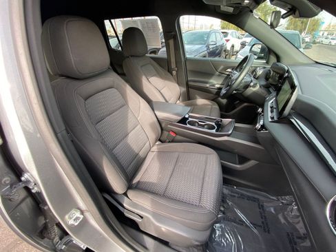 Used 2025 Chevrolet Equinox LT image 36