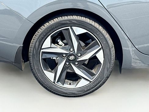 Used 2023 Hyundai Elantra Limited image 33