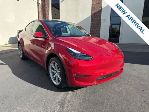 Used 2023 Tesla Model Y Long Range AWD/4WD image 1