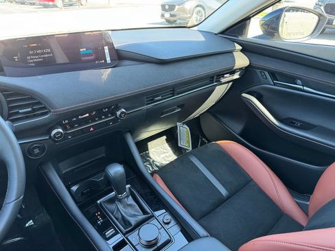 Certified 2025 MAZDA MAZDA3 s AWD/4WD image 2