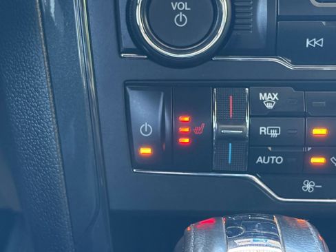 Used 2018 Ford Explorer XLT w/ Equipment Group 202A AWD/4WD image 26