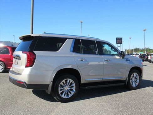 Used 2021 GMC Yukon SLT w/ SLT Luxury Package image 6