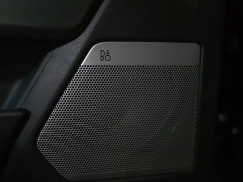 Used 2022 Ford F150 Lightning Lariat image 32