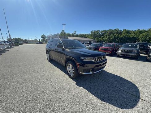 Used 2022 Jeep Grand Cherokee L Laredo w/ Luxury Tech Group I AWD/4WD image 9