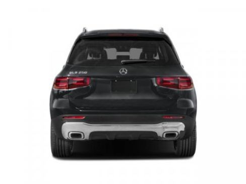 Used 2025 Mercedes-Benz GLB 250 4MATIC image 8