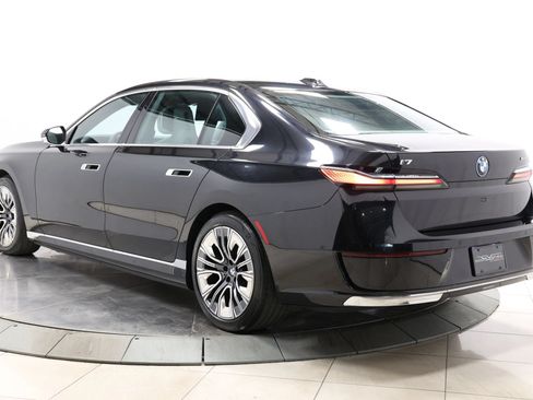 Used 2023 BMW i7 xDrive60 AWD/4WD image 61