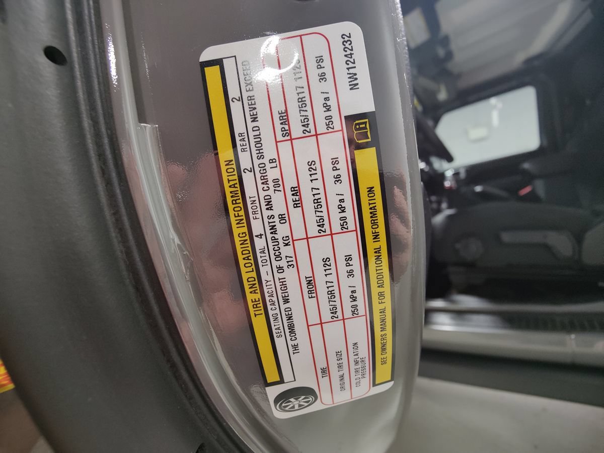 Used 2022 Jeep Wrangler Sport AWD/4WD image 30