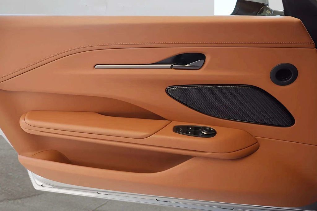Used 2026 Aston Martin V8 Vantage Convertible RWD image 20