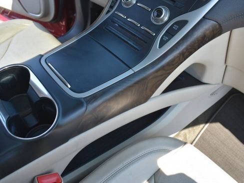 Used 2016 Lincoln MKX Reserve w/ Technology Package FWD image 18