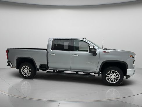 Used 2025 Chevrolet Silverado 2500 LTZ w/ LTZ Plus Package AWD/4WD image 31
