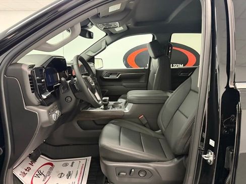 New 2026 GMC Sierra 1500 SLT w/ SLT Premium Plus Package AWD/4WD image 9
