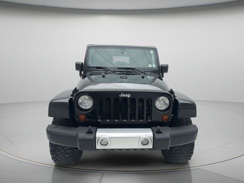 Used 2013 Jeep Wrangler Unlimited Sahara AWD/4WD image 5