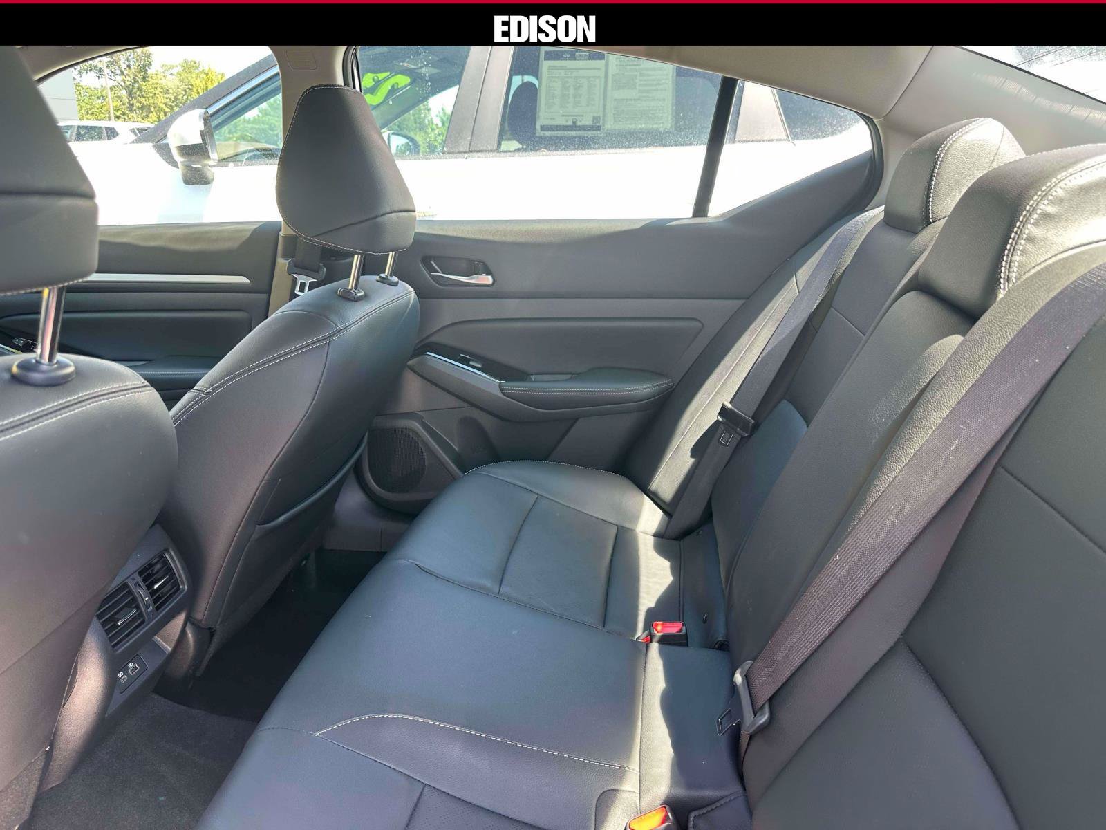 Used 2025 Nissan Altima 2.5 SL AWD/4WD image 9