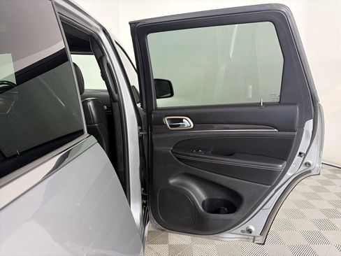 Used 2016 Jeep Grand Cherokee Overland image 29