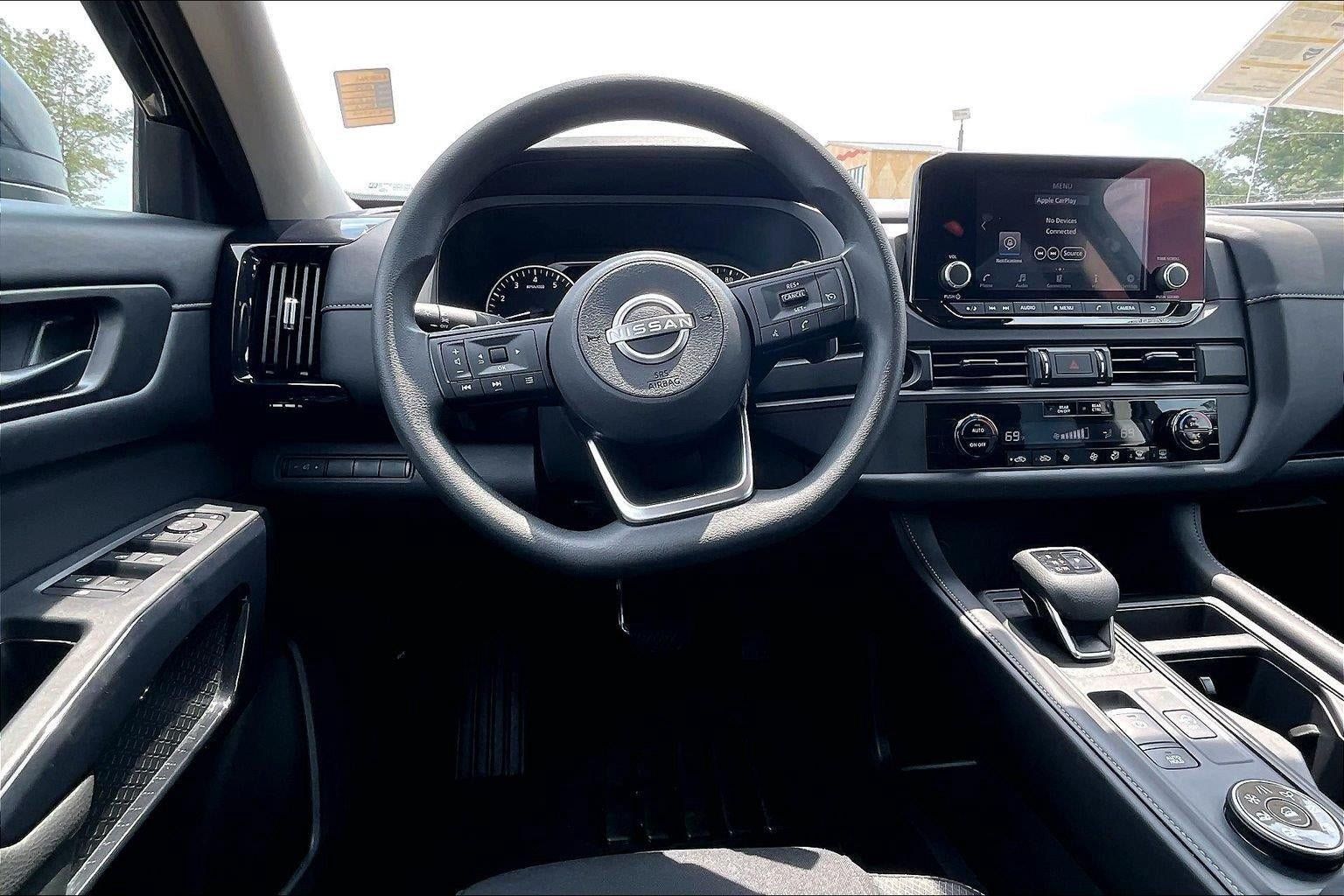 Used 2025 Nissan Pathfinder S AWD/4WD image 5