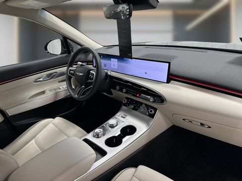Certified 2026 Genesis GV70 2.5T Advanced AWD/4WD image 6