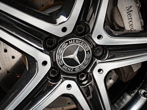 Used 2018 Mercedes-Benz E 400 4MATIC Sedan image 8