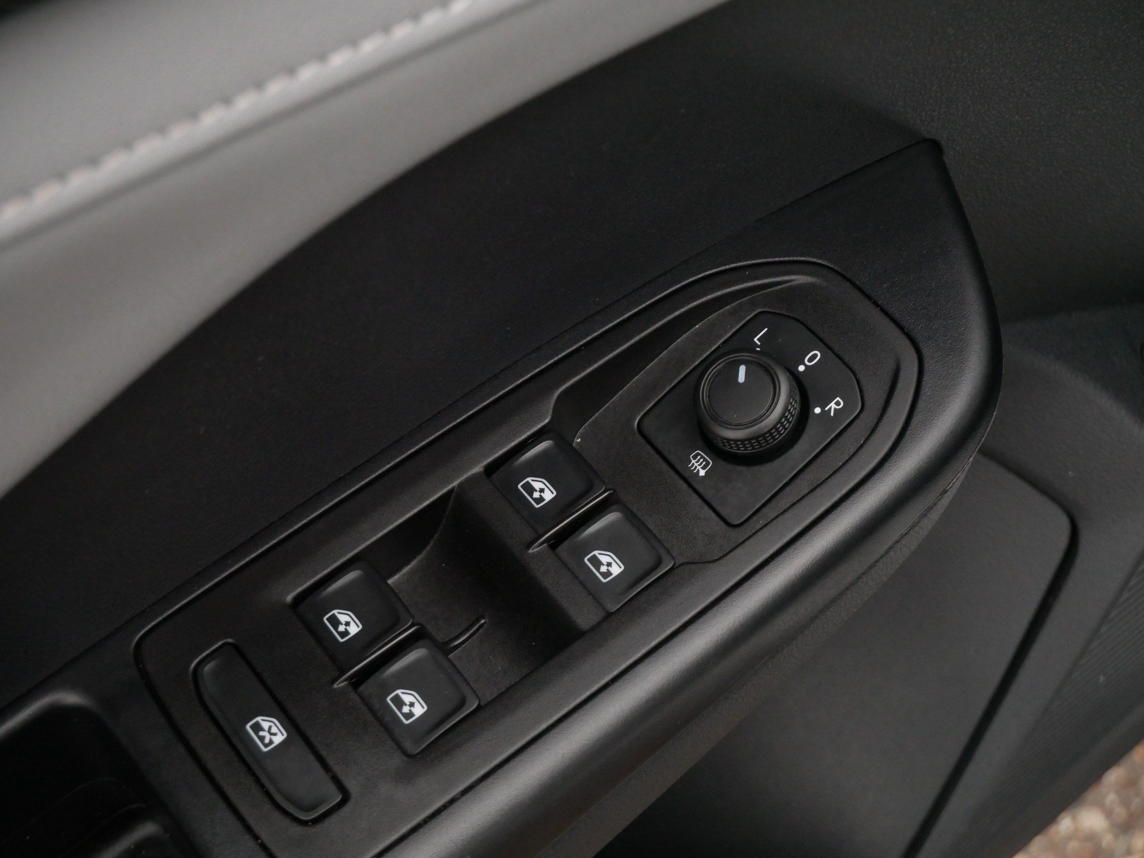 Certified 2023 Volkswagen Taos SEL AWD/4WD image 19