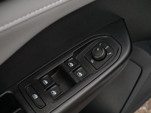 Used 2023 Volkswagen Taos SEL AWD/4WD image 19