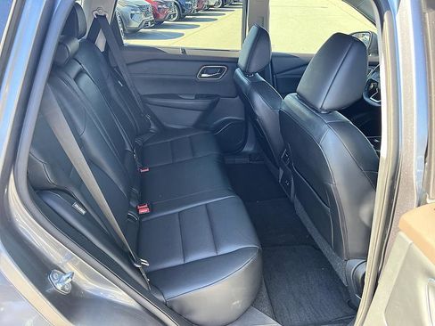 Certified 2021 Nissan Rogue SV w/ Premium Package image 16