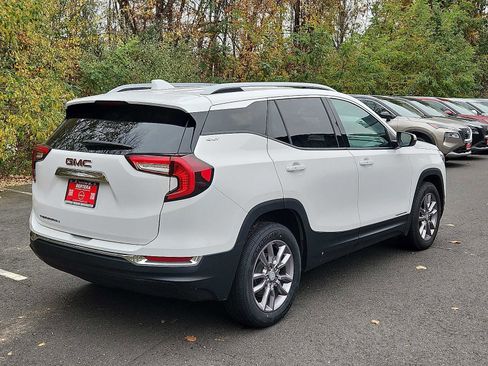 Used 2023 GMC Terrain SLT image 4