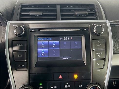 Used 2017 Toyota Camry SE image 20