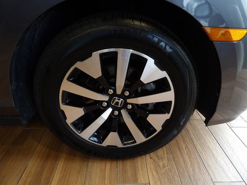 Used 2025 Honda Odyssey EX-L image 4