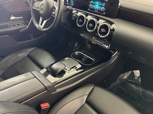 Used 2020 Mercedes-Benz CLA 250 image 31