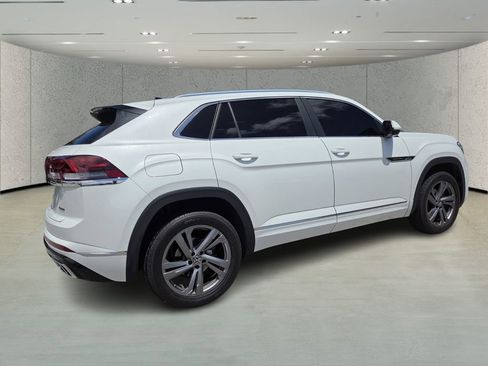 Used 2024 Volkswagen Atlas Cross Sport SEL R-Line image 3