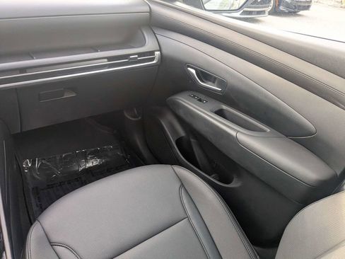 Used 2025 Hyundai Santa Cruz SEL FWD image 17