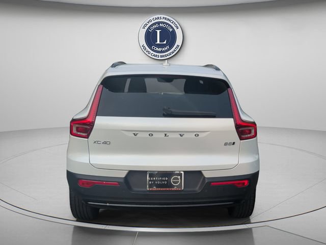 Certified 2024 Volvo XC40 B5 Plus w/ Protection Package Premier AWD/4WD image 7